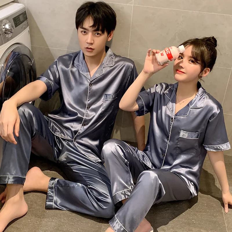 Été nouveau couleur unie soie Satin pyjamas Couple ensemble à manches courtes pantalon boutonné amoureux vêtements de nuit grande taille Pj