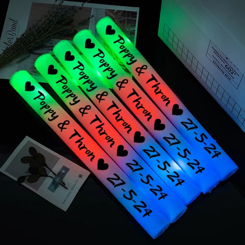 30 pièces RGB LED lueur mousse bâton en vrac coloré LED Cheer Tube sombre lueur bâtons lumière anniversaire fête de mariage fournitures