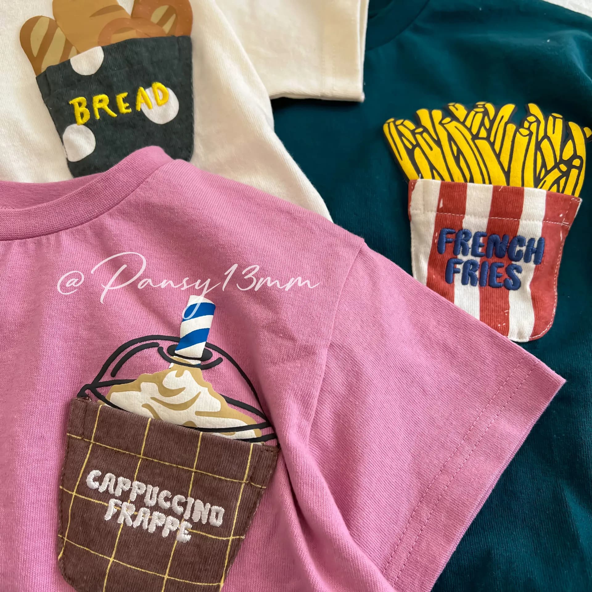 2025 été nouveaux enfants à manches courtes garçons filles frites poche T-shirt bébé mignon décontracté chemise de fond enfant en bas âge