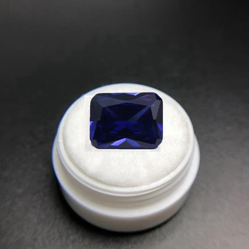 Magnifique Tanzanite Bleue Rectangulaire Taillée 10x14MM 10.50ct Sri Lanka VVS Pierre Précieuse Non Montée