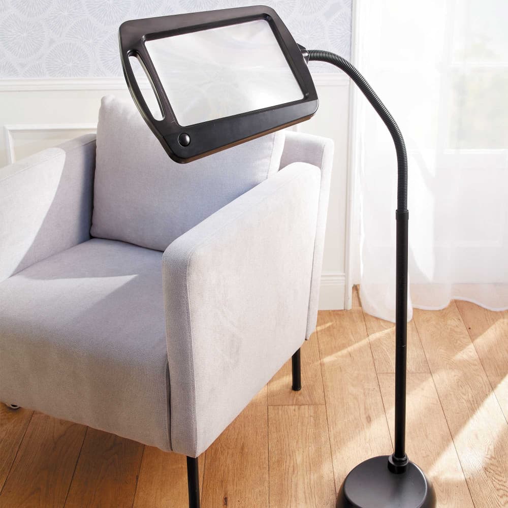 Loupe lumineuse LED sur pied – Grossissement x5 et mains libres