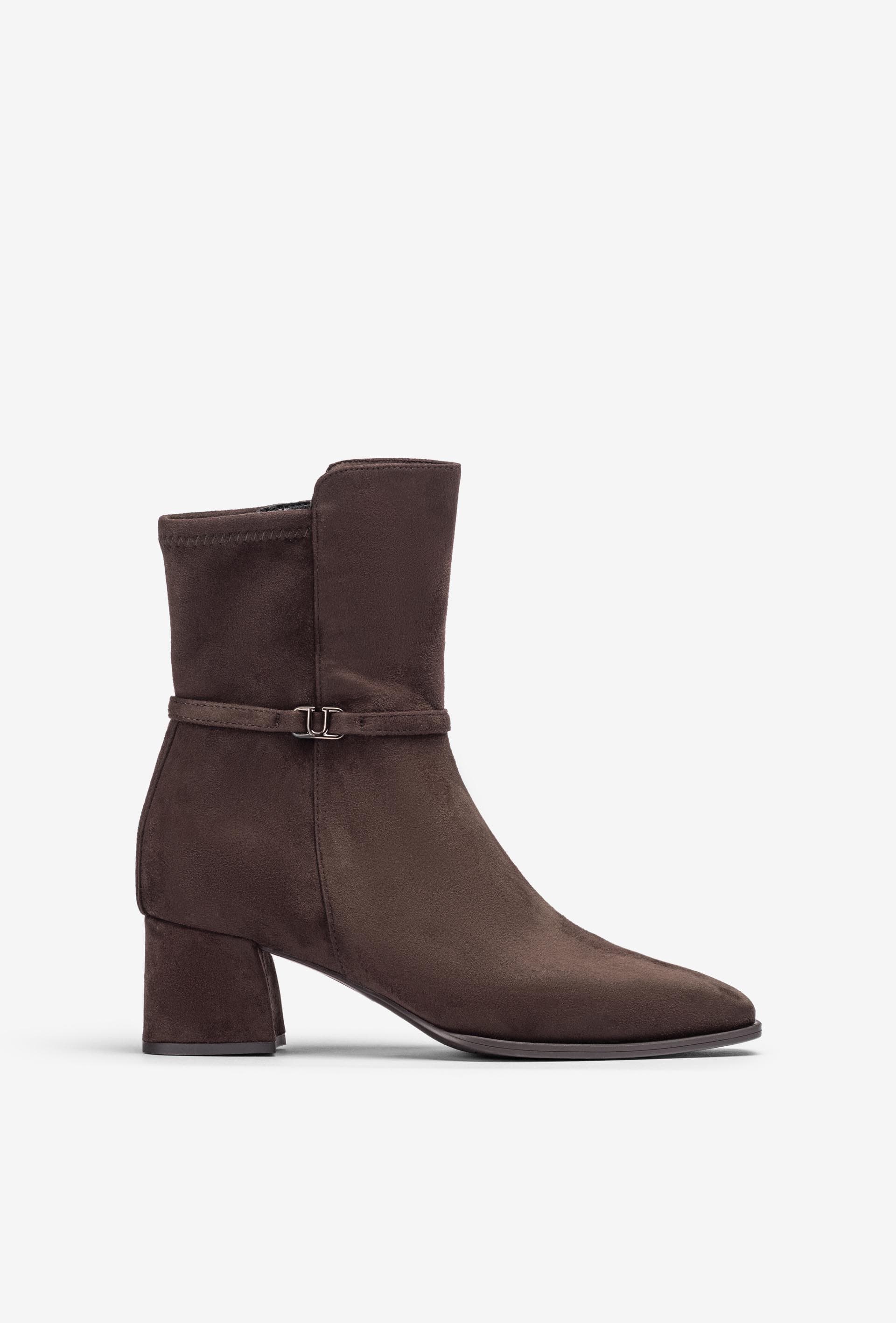 Stivaletto con fibbia